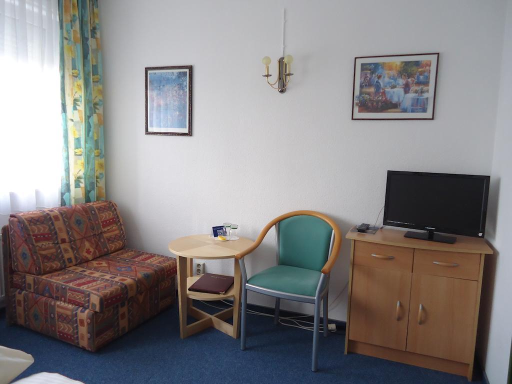 Hotel Central Oberursel Rum bild