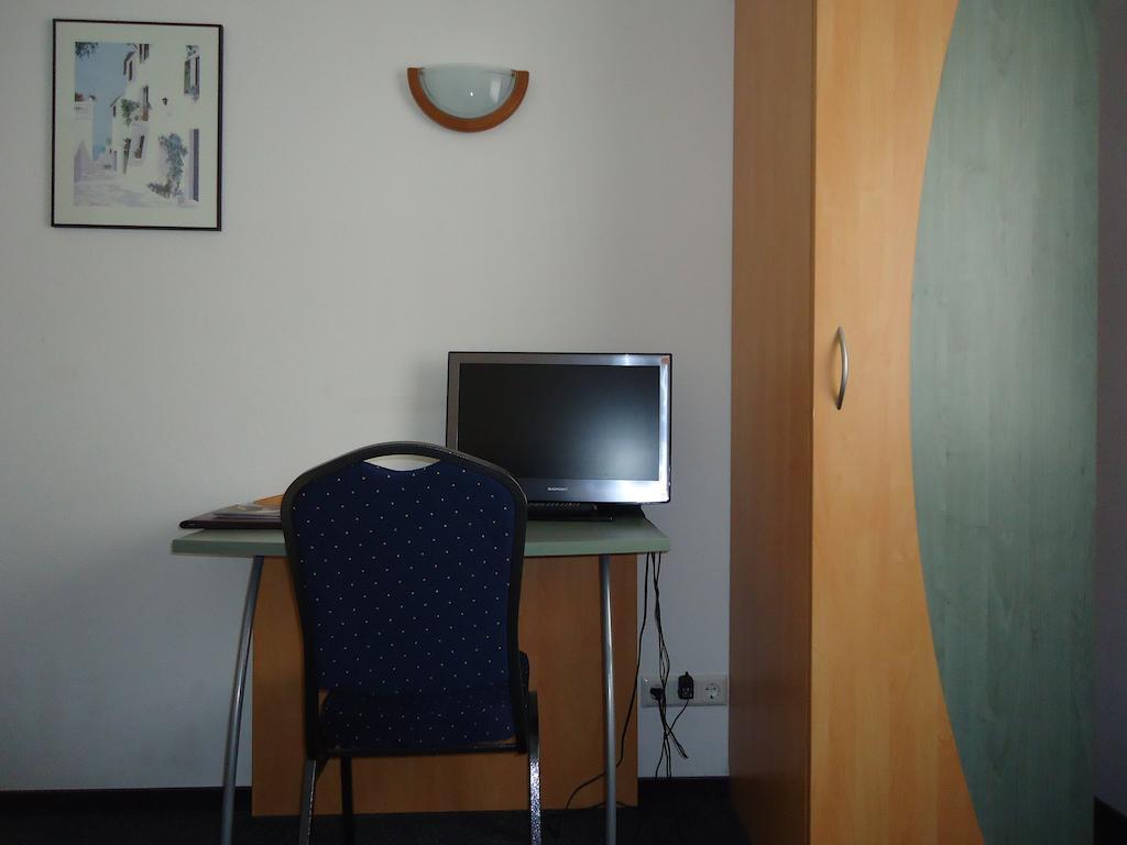 Hotel Central Oberursel Rum bild